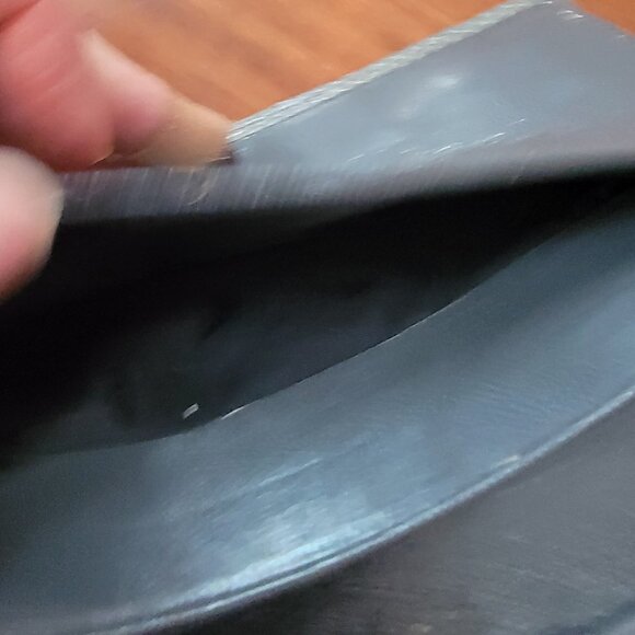 Cora Jacobs Collection Gray Leather Wallet - Picture 11 of 14